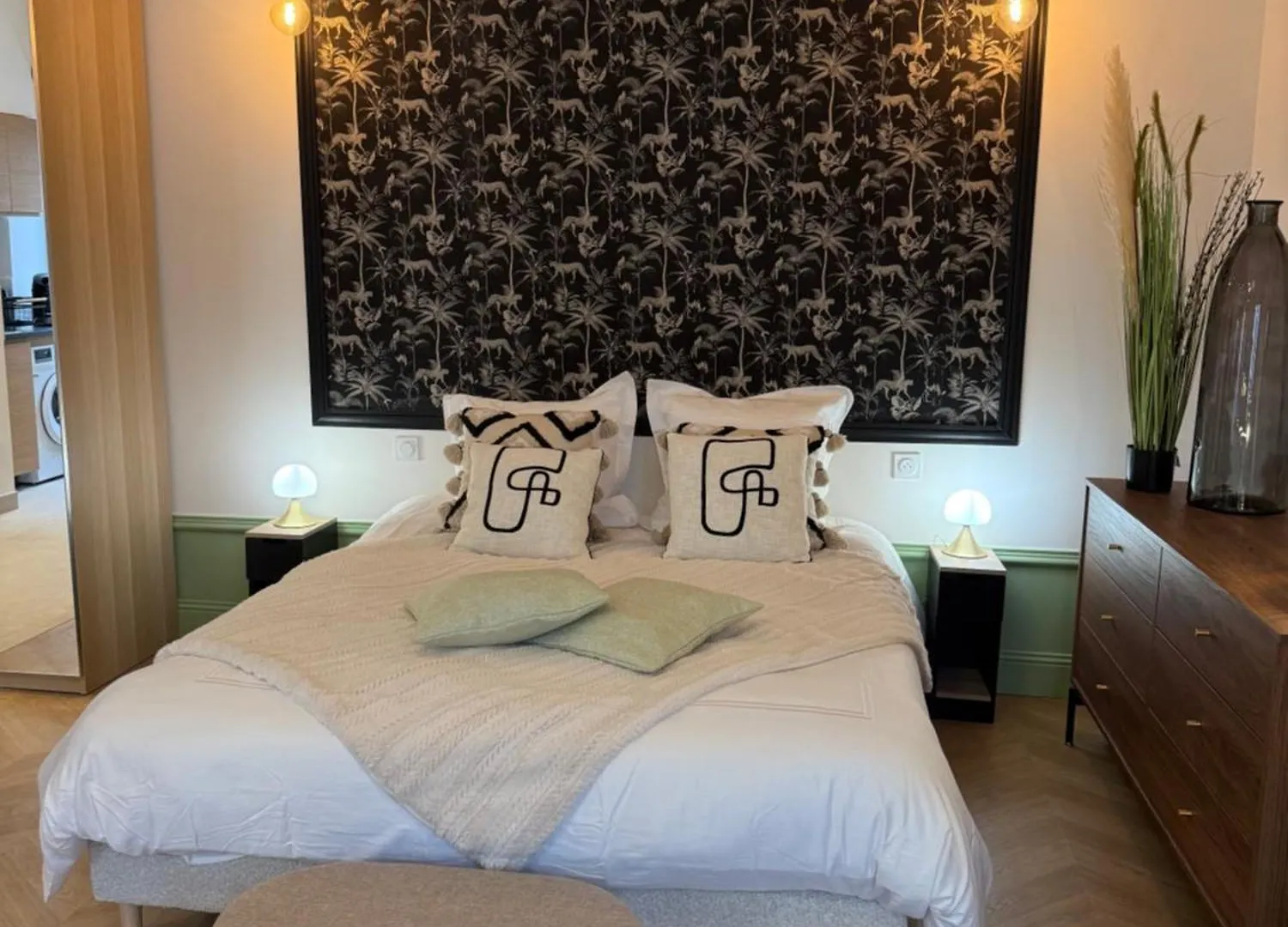 Appartement Elegant Et Chic Refait A Neuf Lyon 0*,  France