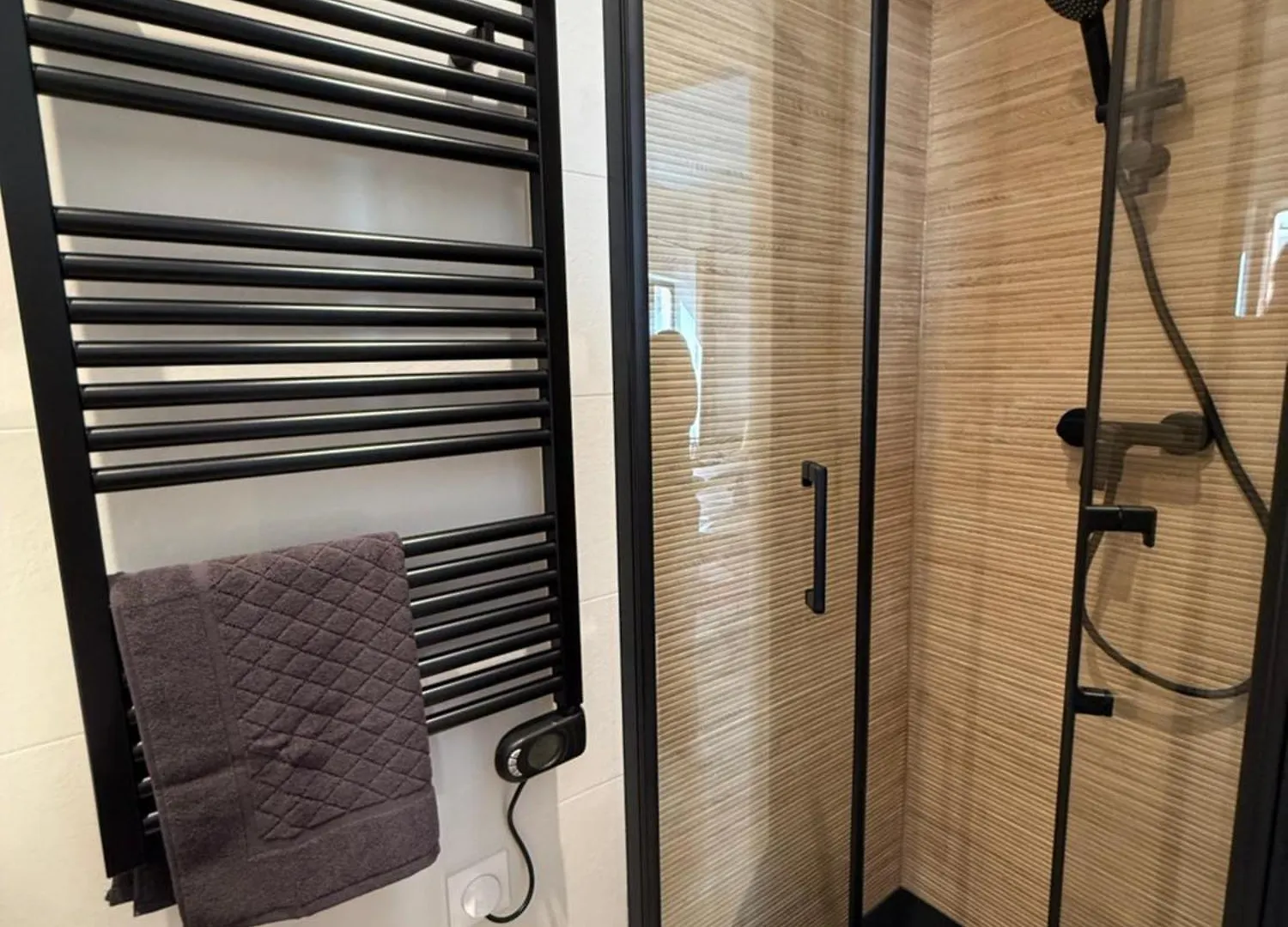 Apartment Appartement Elegant Et Chic Refait A Neuf Lyon France