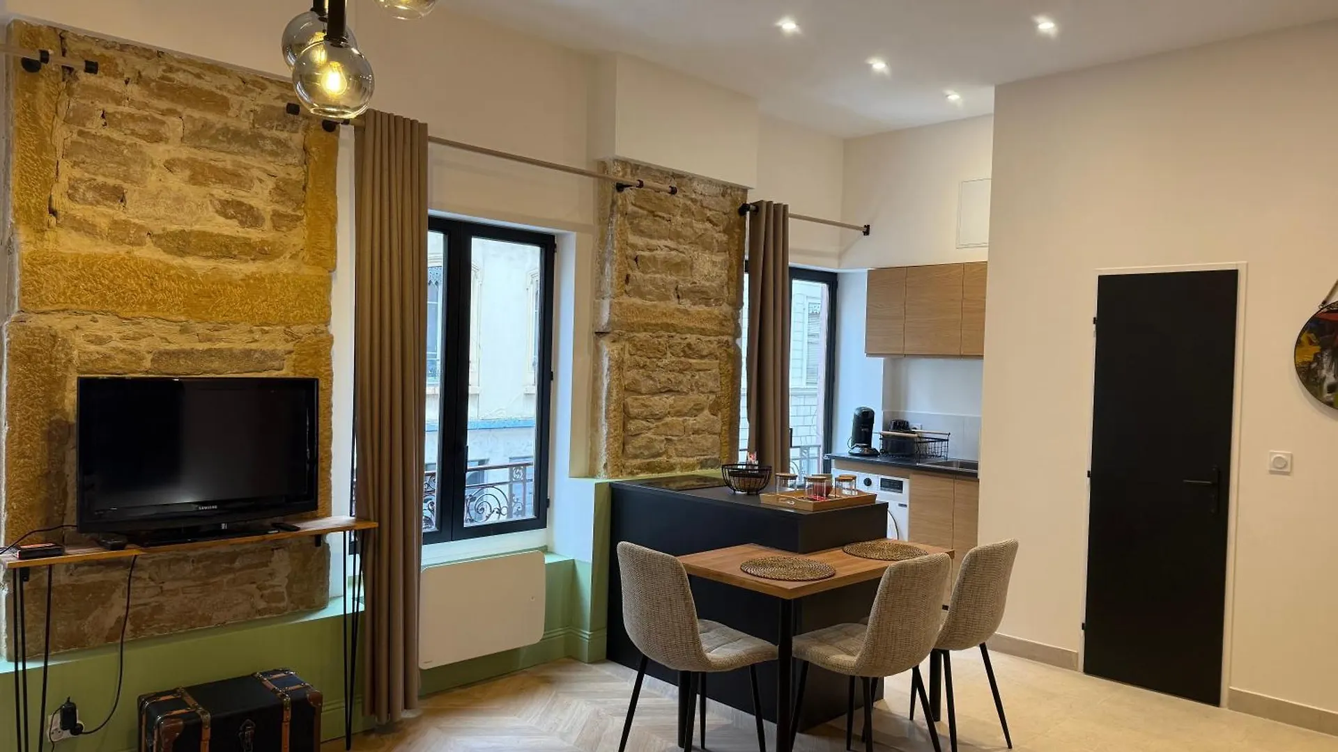 Appartement Elegant Et Chic Refait A Neuf Lyon Frankrig